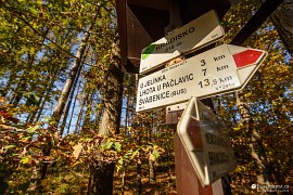 Litenčická pahorkatina je protkána slušnou sítí značených tras, přesto zde turistů potkáte pomálu (2019)