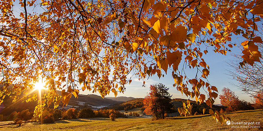 Podzimní krajina Laborecké vrchoviny nad Kalinovem