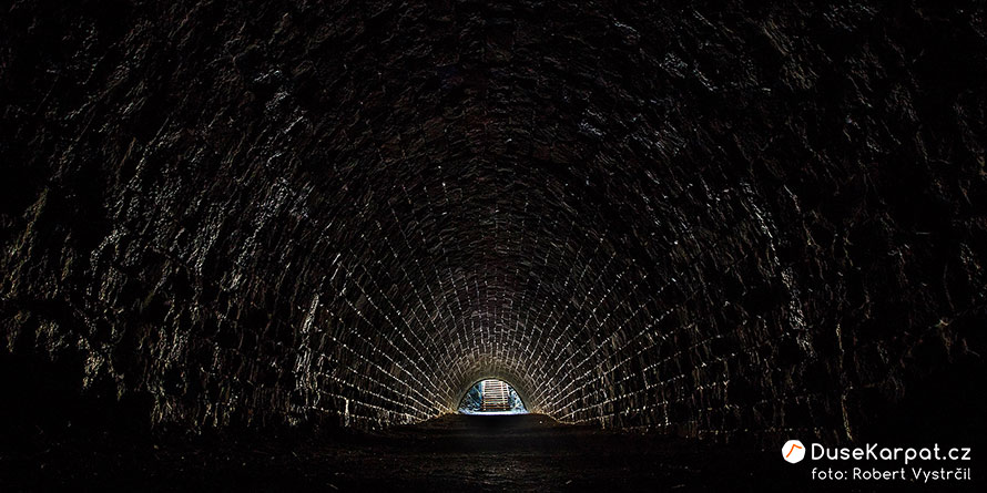 Slavošovský tunel - portál u obce Slavošovce