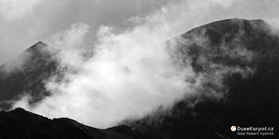 Západní Tatry - z mraků vystupující Baranec