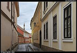 Eger - úzké historické uličky ve městě