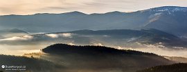 Výhled na hory Okrąglica a Polica v Pasmu Policy (2016)