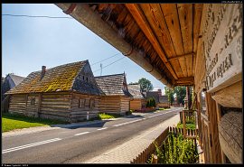 Chochołów (Chocholov) - pohled od dřevěnice řezbáře Jana Ziędera