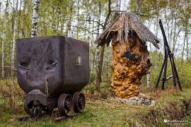 Důlní vozík z nepříliš daleké Bochně, umístěný na Jamné (2017)