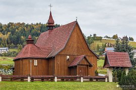 Dřevěný kostel ve vsi Rozdziele (2016)