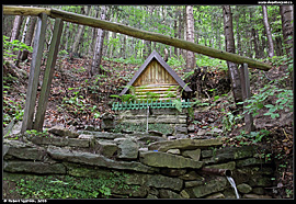 Studánka Hadbavna poblíž rekreačního střediska Drienica