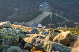 Srdiečko a vlevo schovaná Trangoška pohledem z Chopku (2024)