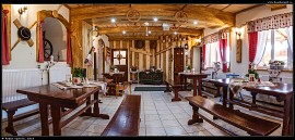 Stylový interiér restaurace v penzionu U Gazdy (2015)